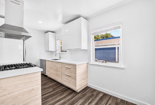 Interior Photo - 4308 E 4th Street