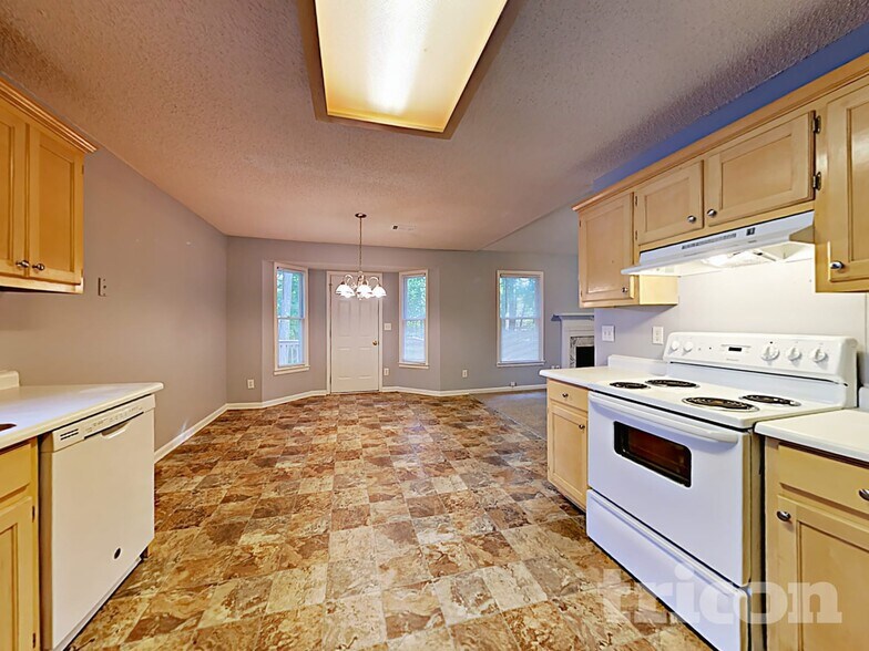 Building Photo - 3560 TraddSprings Way