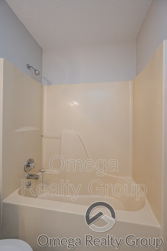 Building Photo - 8508 English Oak Loop