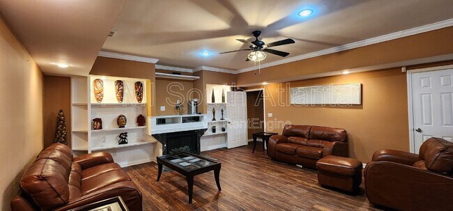 Building Photo - 4284 Cedar Lake Cove