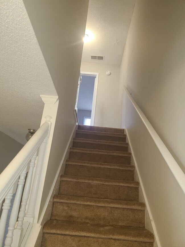 Building Photo - 8010 Woodlake Dr