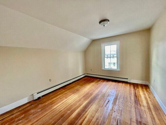Building Photo - 93 Winthrop St