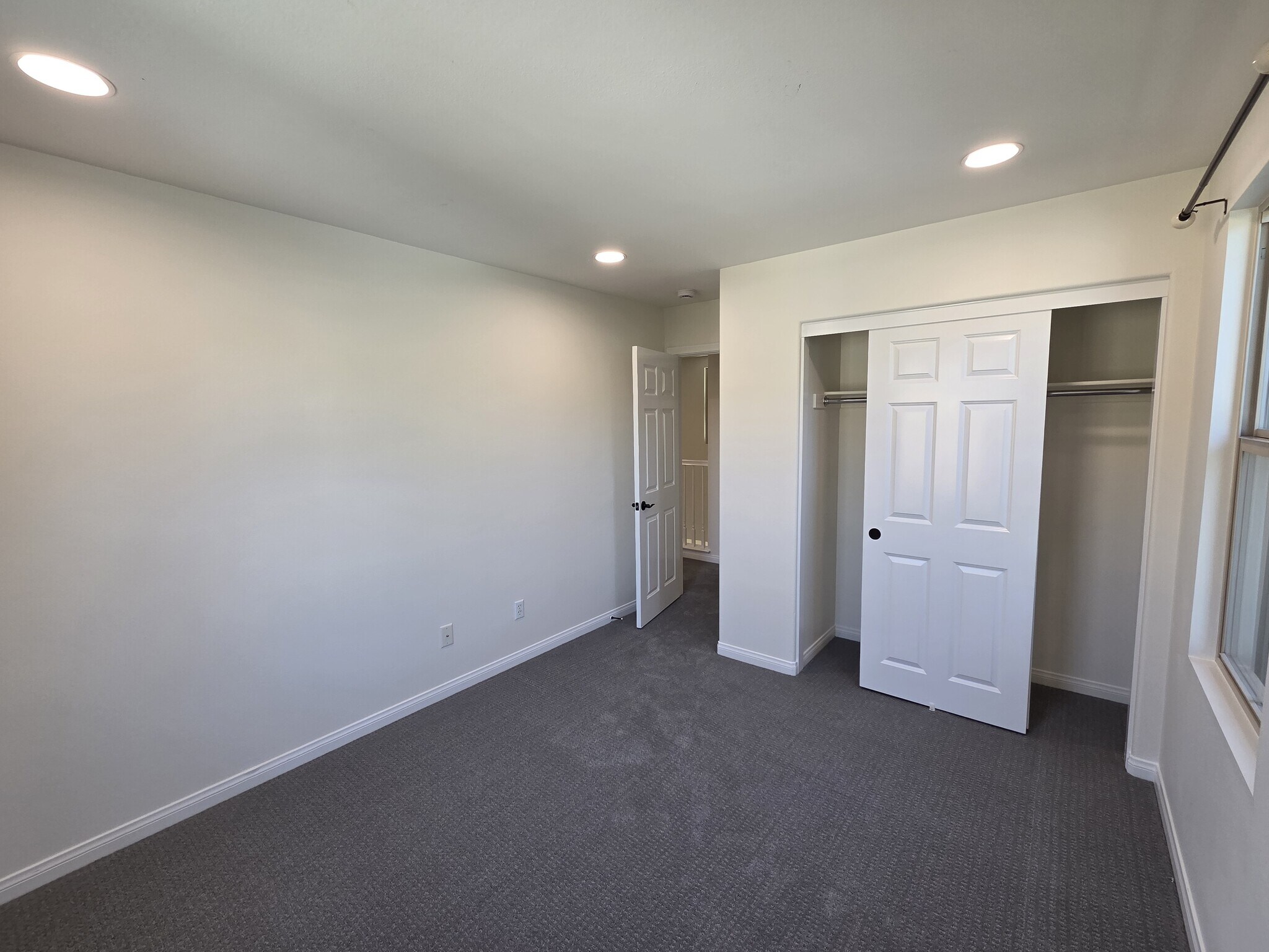 Building Photo - 60 Keepsake