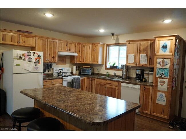 Building Photo - 605 S Brookview Ln