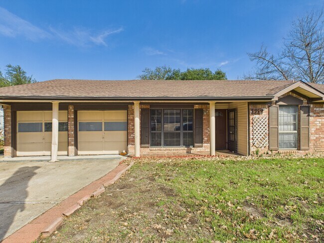 Building Photo - 1219 Neal Pickett Dr