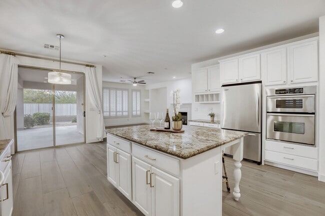 Building Photo - 16844 N 98th Pl