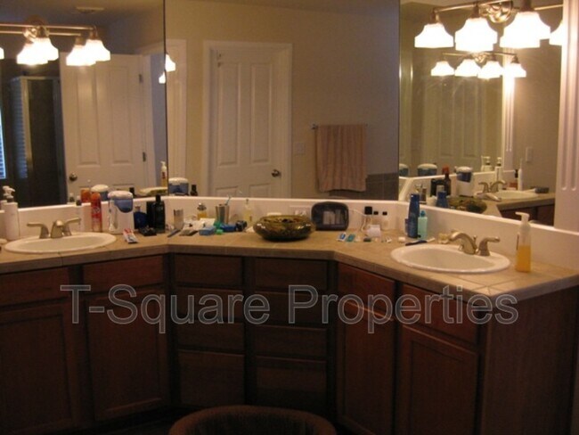 Building Photo - 4023 134th Pl SE