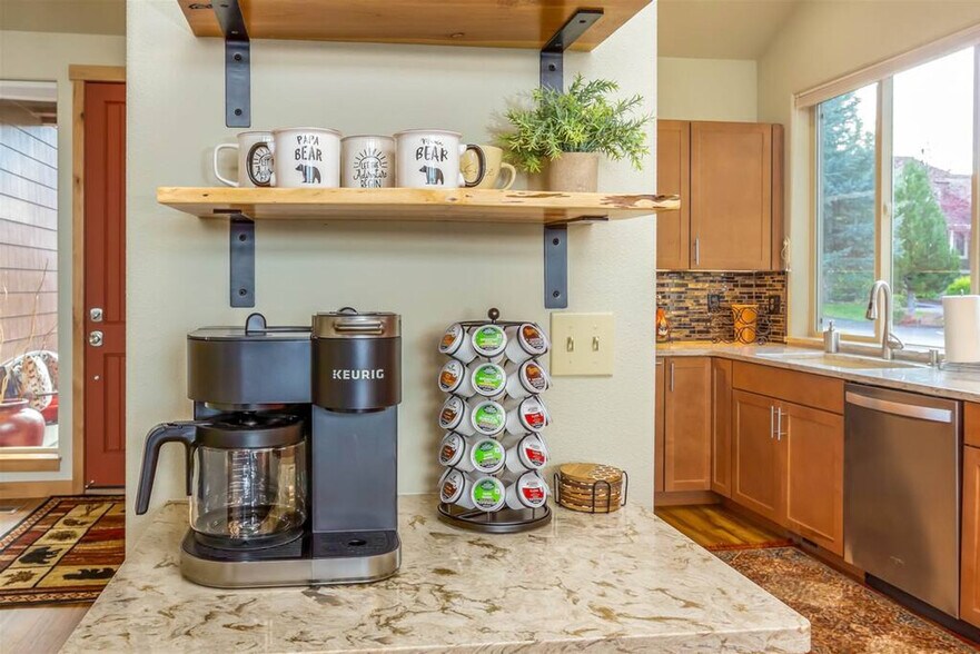 Building Photo - 11043 Village Loop