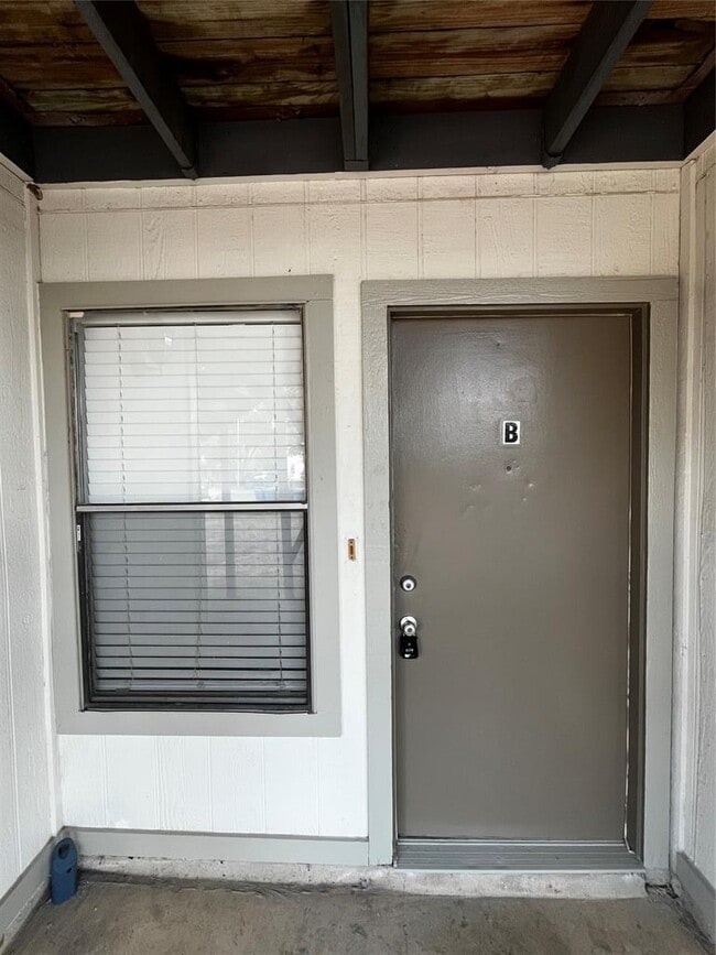Building Photo - 2306 Cedrick Cove