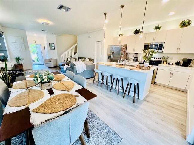 Building Photo - 25532 SW 108th Ave