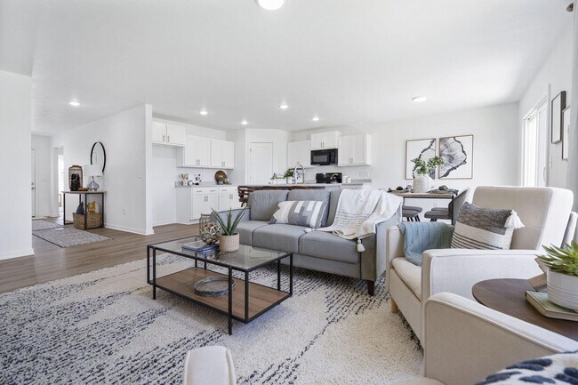 Building Photo - 310 Great Plns St