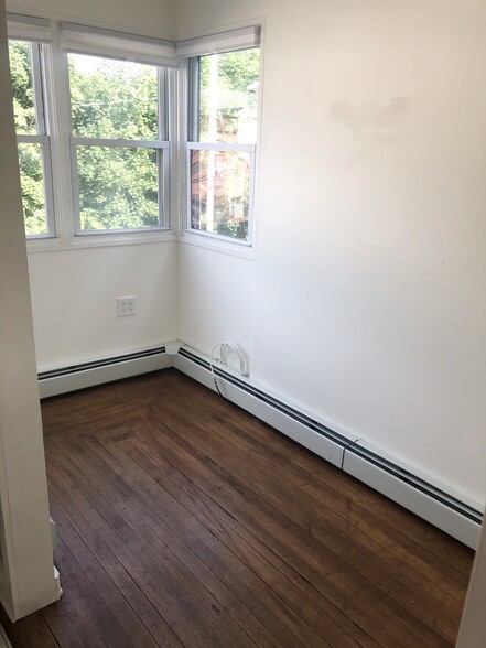 Sun Room (off of LR) - 253 4th St