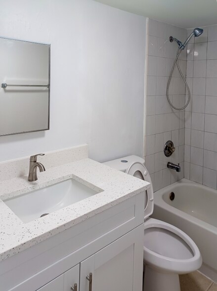 Building Photo - 4165 SW 67th Ave