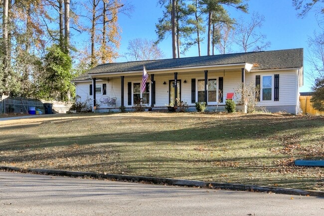 Building Photo - 4 Bedroom Ranch in Columbia County