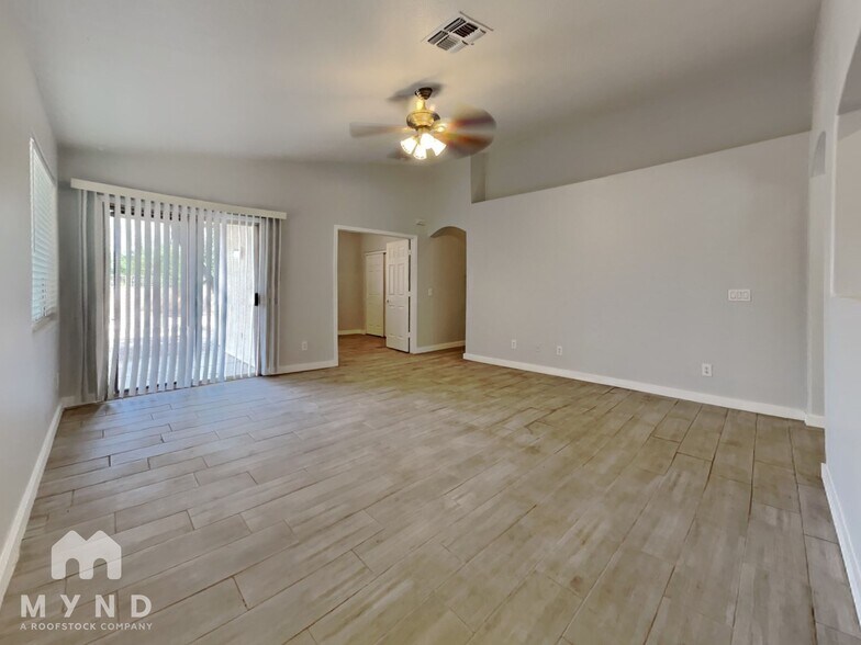 Building Photo - 3811 S 74th Dr