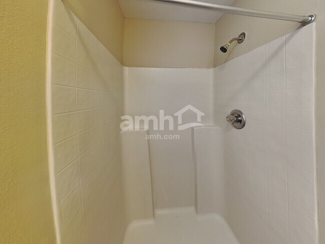 Building Photo - 3275 Hunters Chase Loop