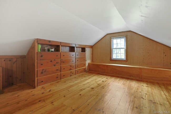 Building Photo - 71 Cox Ave