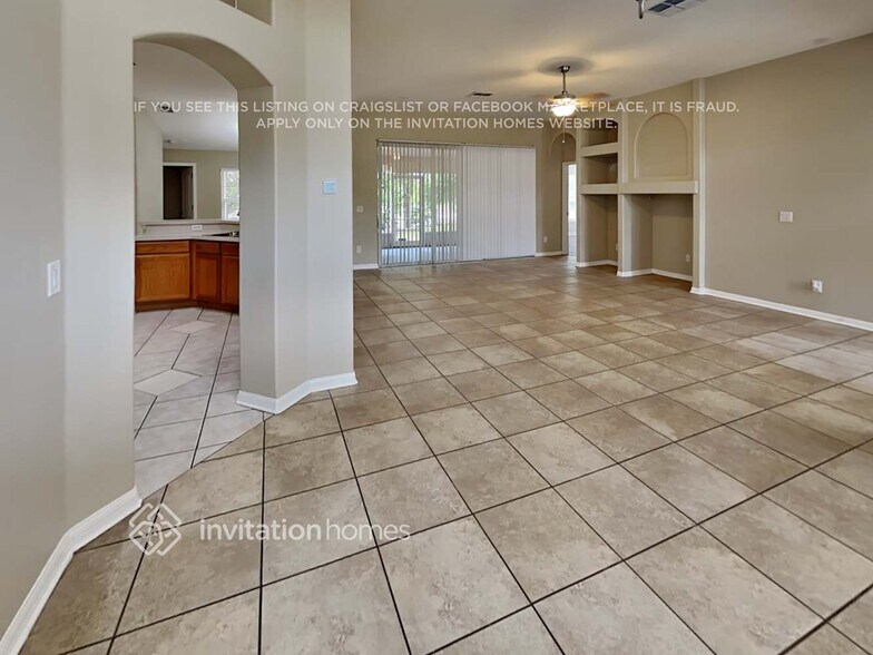 Building Photo - 10502 Smt Lks Ln