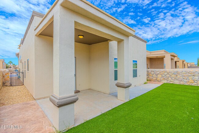 Building Photo - 3646 Grand Bahamas Dr