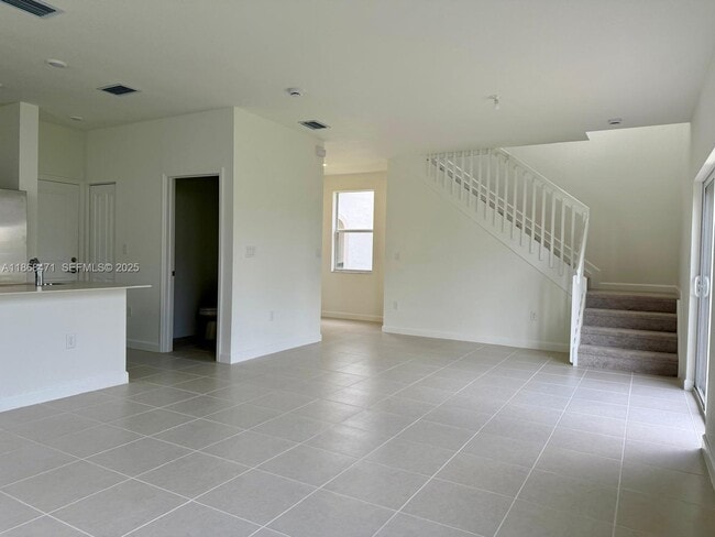 Building Photo - 2659 SE 24th Dr