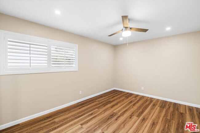 Building Photo - 4622 W 149th St