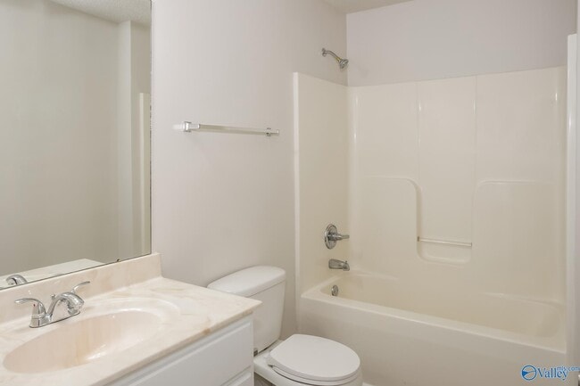 Building Photo - 146 Carillo Ln