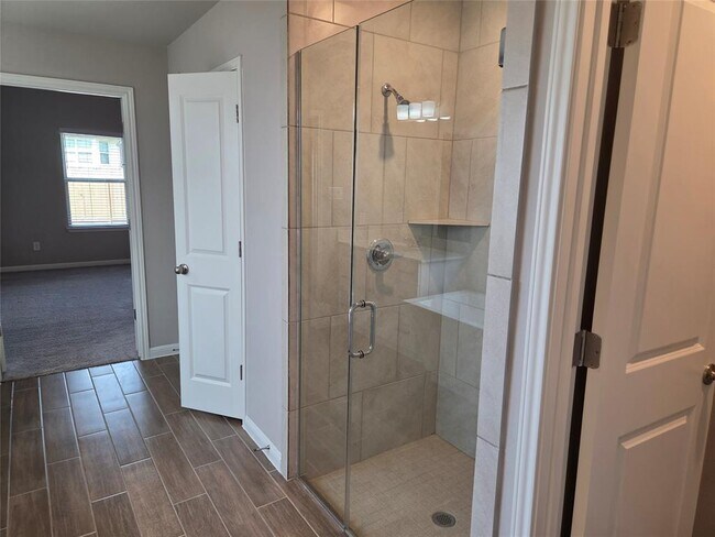 Building Photo - 208 Comet Pointe Dr