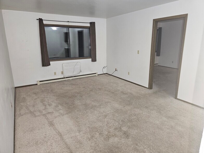 Building Photo - 401 N East St