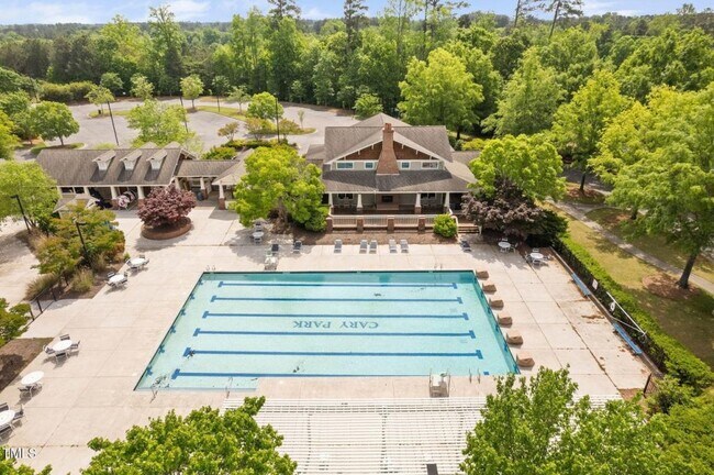 Building Photo - 102 Alden Village Ct
