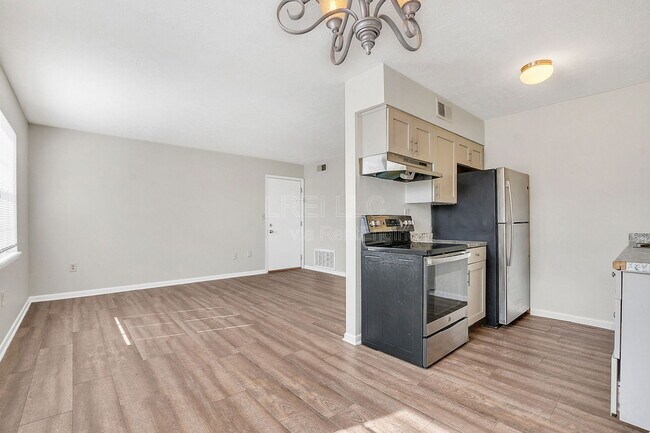 Building Photo - 3325 Breckenridge Ln