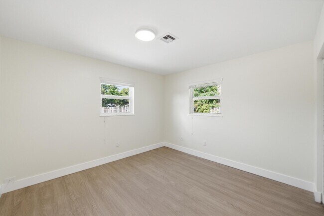Building Photo - 349 Wickline Blvd