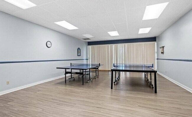 Building Photo - 7300 Sun Island Dr S