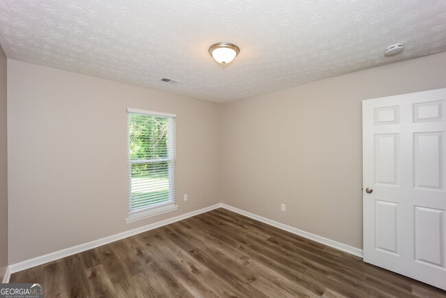 Building Photo - 6270 Beethoven Cir