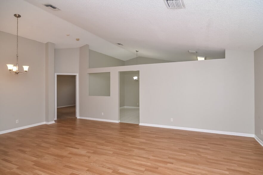 Building Photo - 23333 Sunview Way