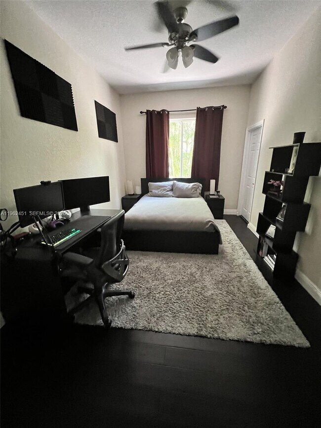 Building Photo - 4800 NW 124th Way