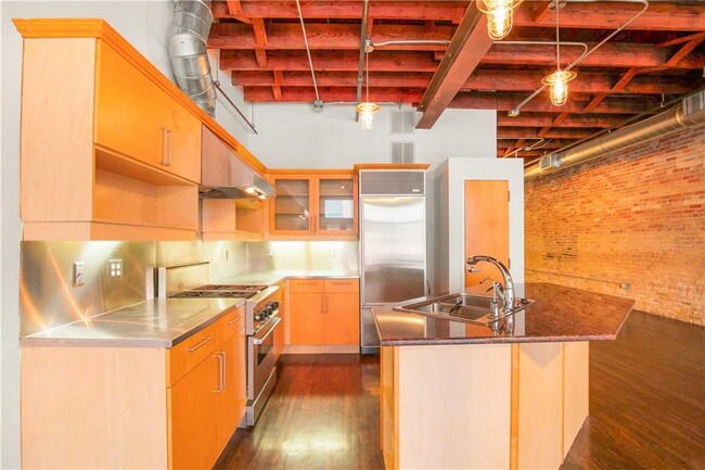 Building Photo - 411 Brazos St