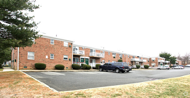 Building Photo - Willett Gardens