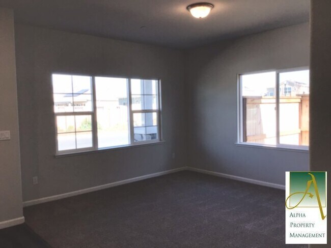 Building Photo - New home