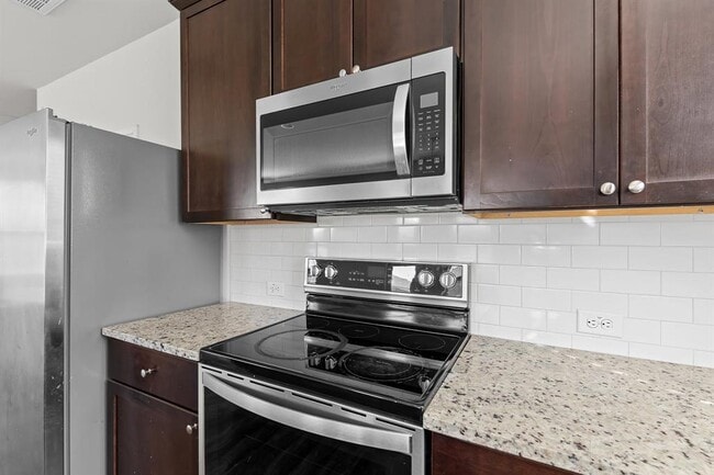 Building Photo - 457 Bedford Falls Ln