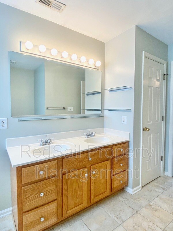 Building Photo - 102 Prescott Ct