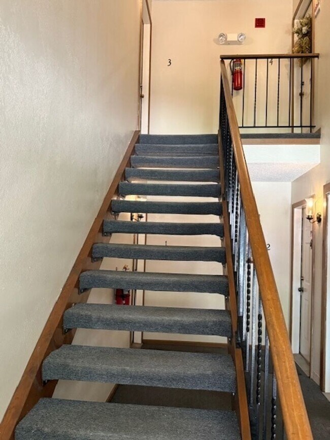 Building Photo - Beautiful 2 bedroom 2 Bathroom townhome