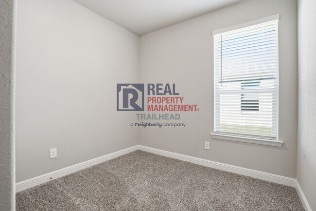 Building Photo - Inviting 4-Bedroom Home with Open Layout in Bella Vista