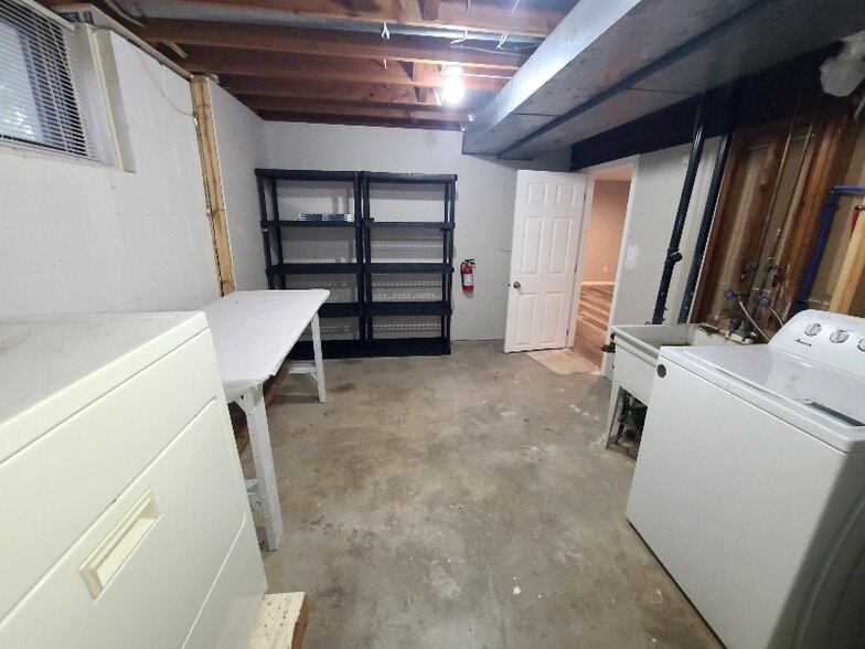 Building Photo - 8232 Noble Ave N