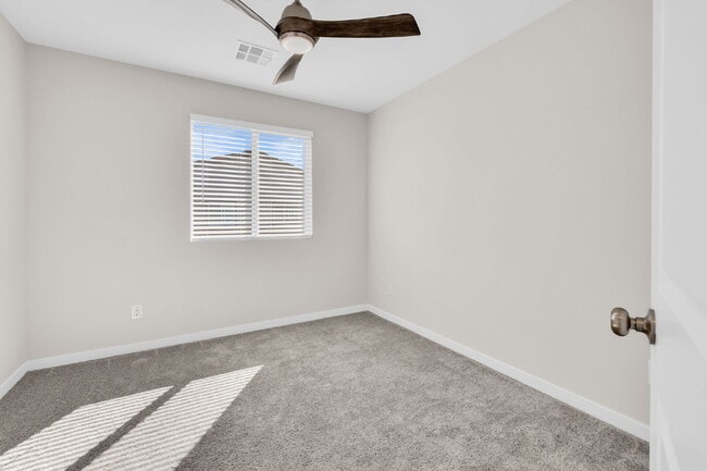 Building Photo - BRAND NEW - NEVER LIVED IN 3 BR/2.5 BA Townhouse across the street from Henderson Hospital and Me...