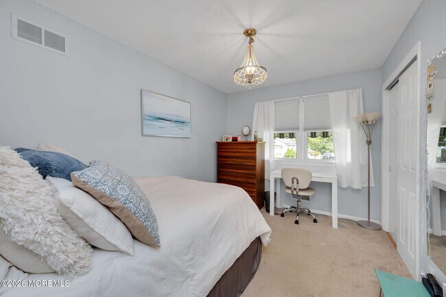 Building Photo - 55 S Lake Dr