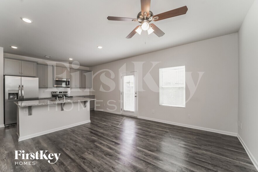 Building Photo - 10714 Rivergate Dr NW