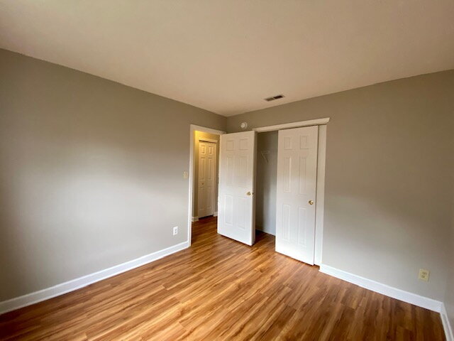 Building Photo - Beautiful 4 Bedroom home in Plainfield! Huge Storage!
