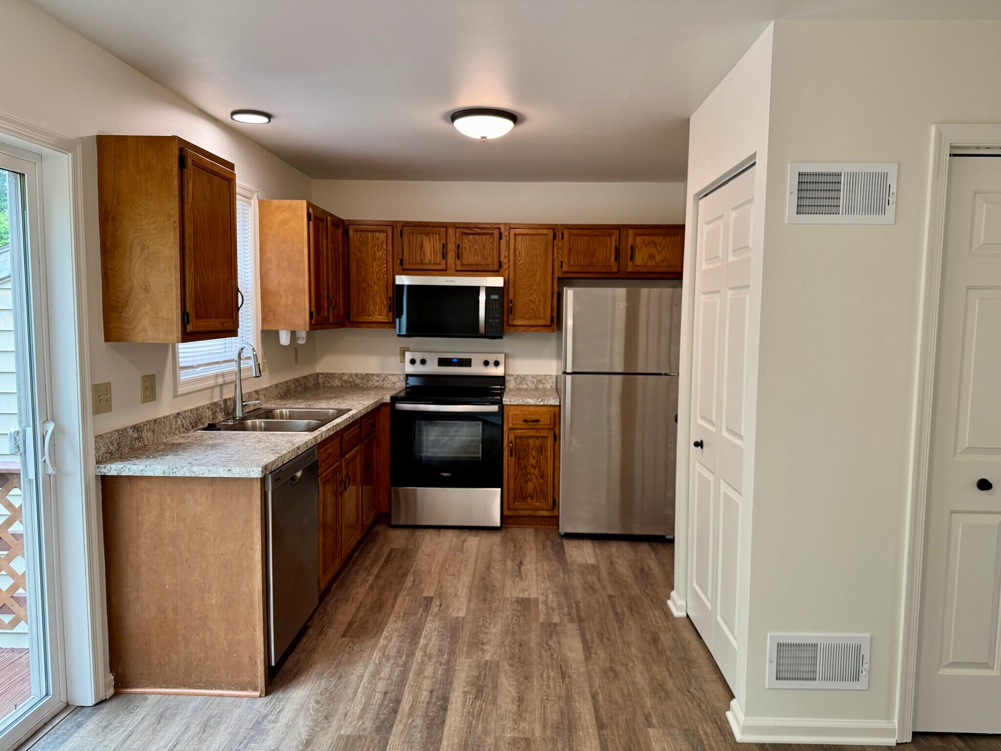Building Photo - 106 Chukar Ct