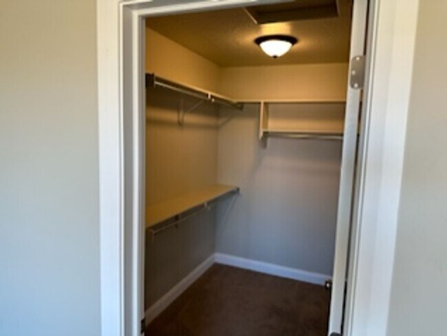Building Photo - 4 Bedroom Condo With a Community Pool and ...