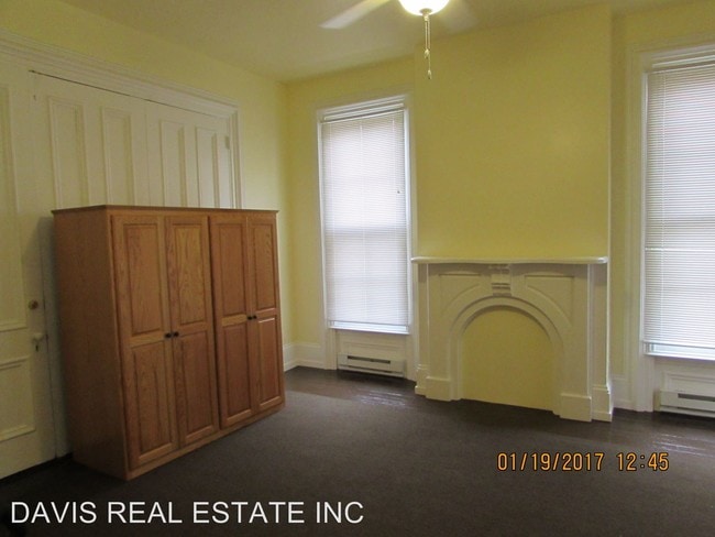 Building Photo - 51 N Fairview St